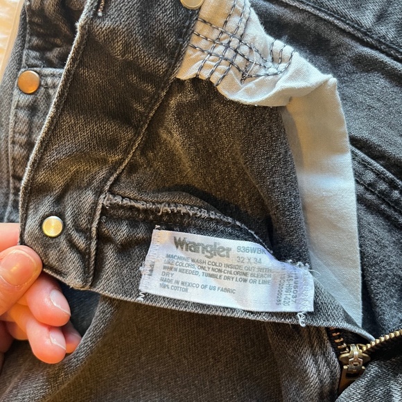 Vintage Wrangler Classic Men's Jean (32 x 34) - Picture 3 of 3